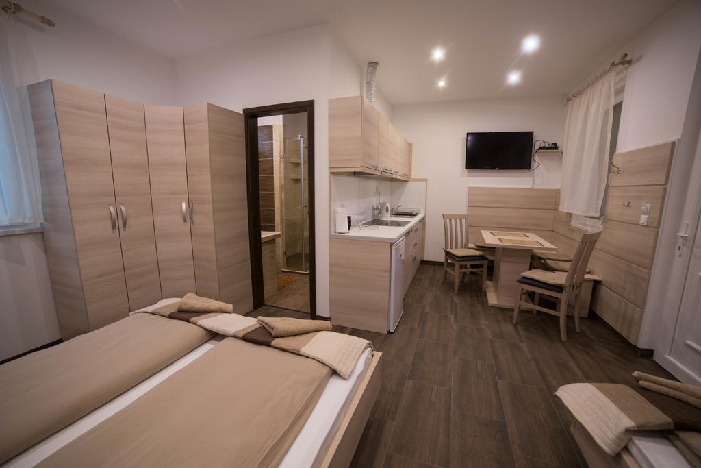 Relax Apartmanhaz Morahalom Exterior photo